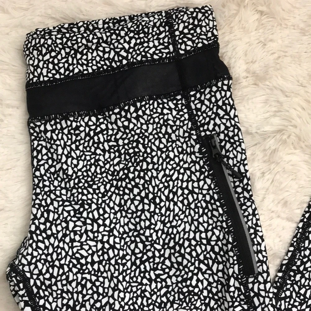 Lululemon Athletica Leggings Black White Speckle print mesh cutouts